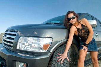 2004 Infiniti QX56 Pictures