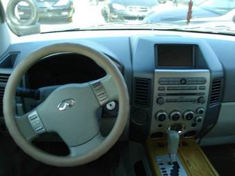 2004 Infiniti QX56 Photos