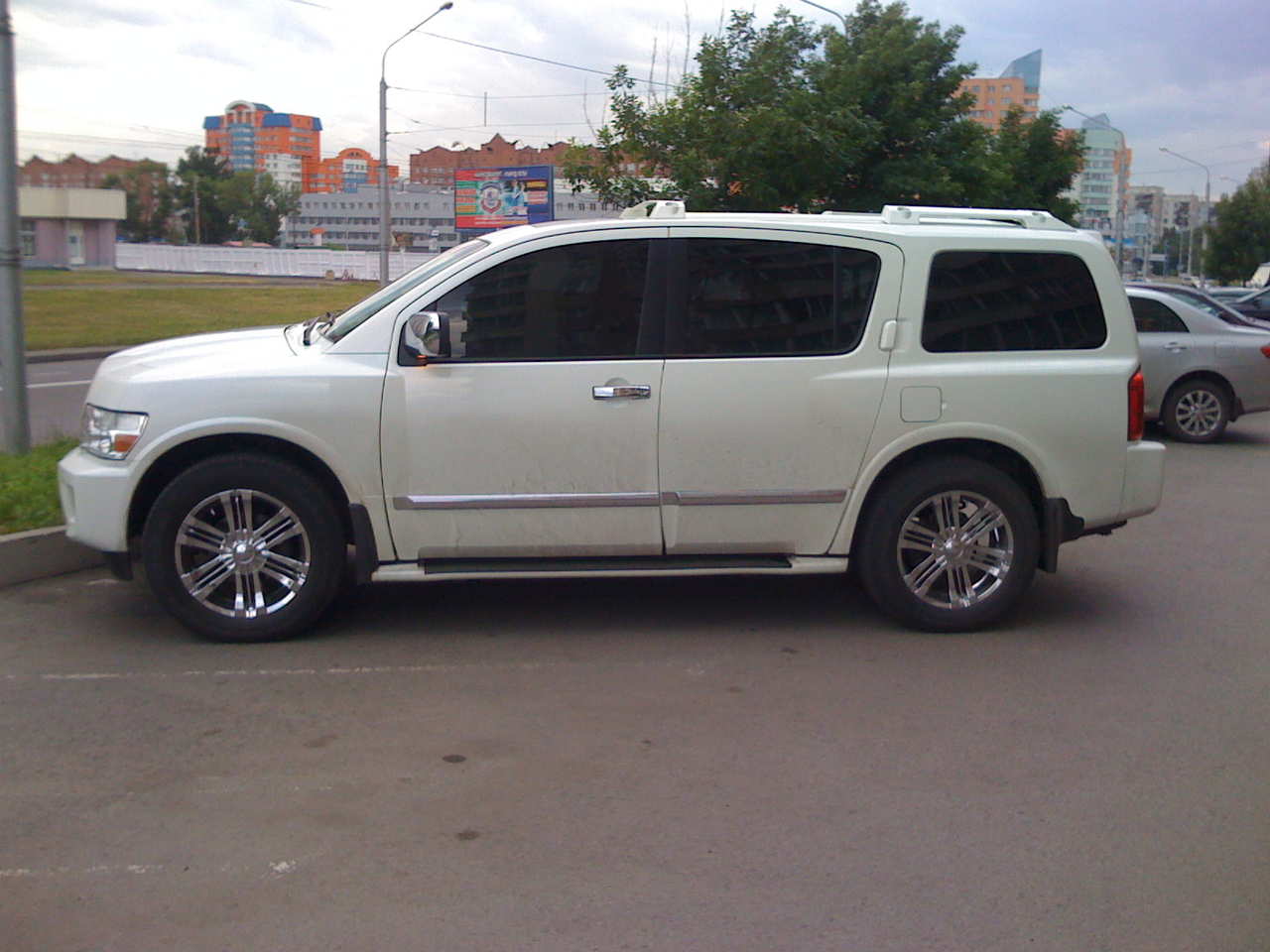 2004 Infiniti QX56