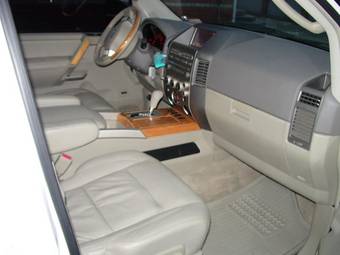 2004 Infiniti QX56 Photos