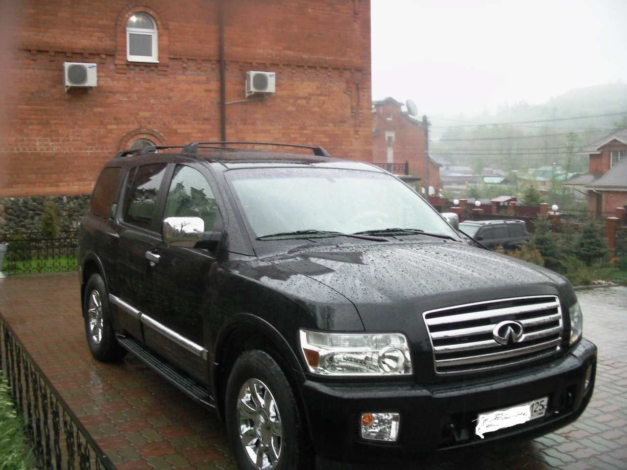 2004 Infiniti QX56