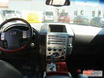 2004 Infiniti QX56 Pictures