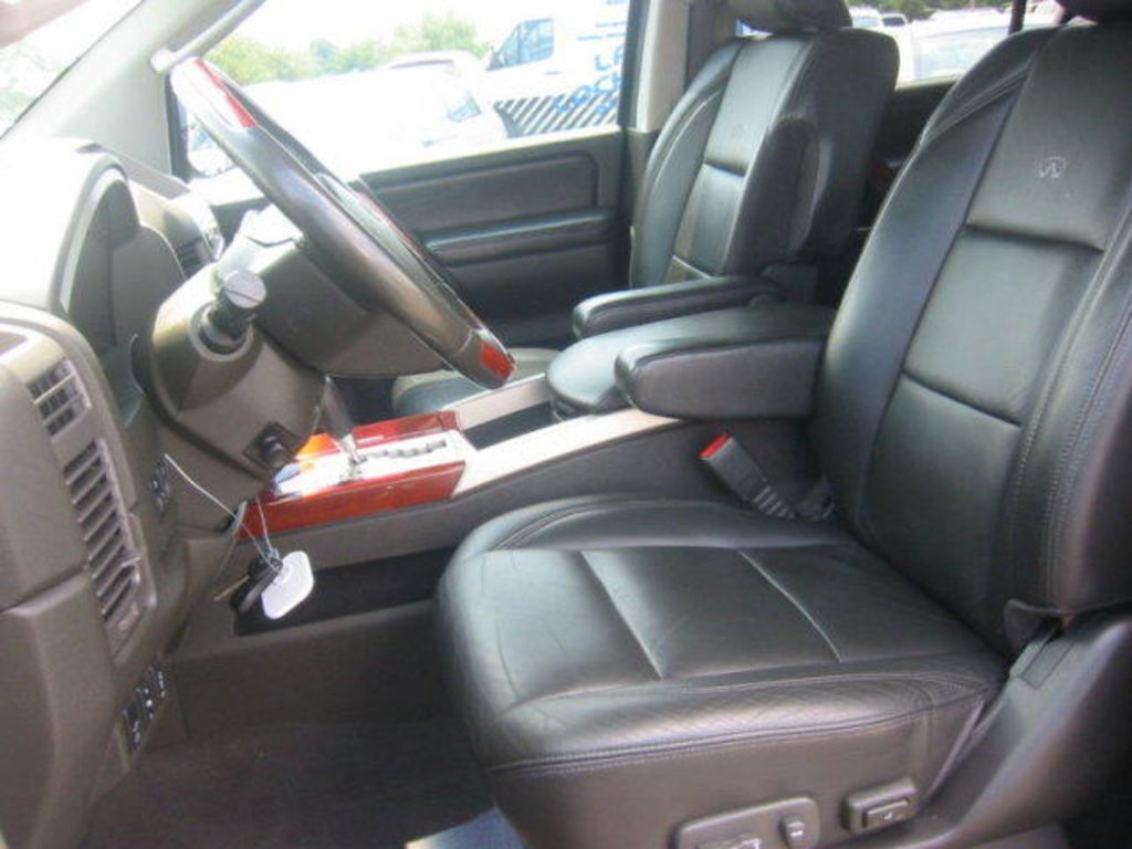 2005 Infiniti QX56