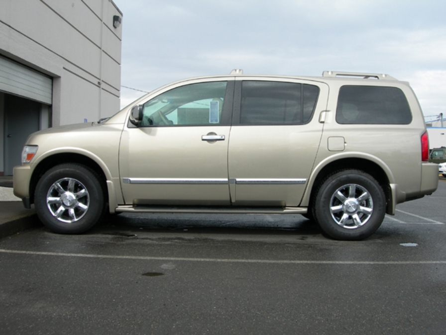 2005 Infiniti QX56 Photos