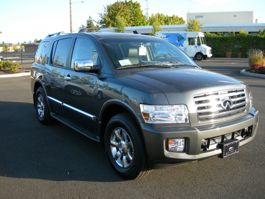 2005 Infiniti QX56 Photos