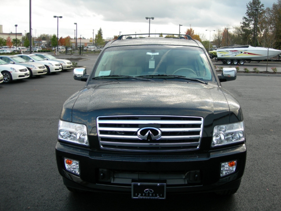 2005 Infiniti QX56 Pictures