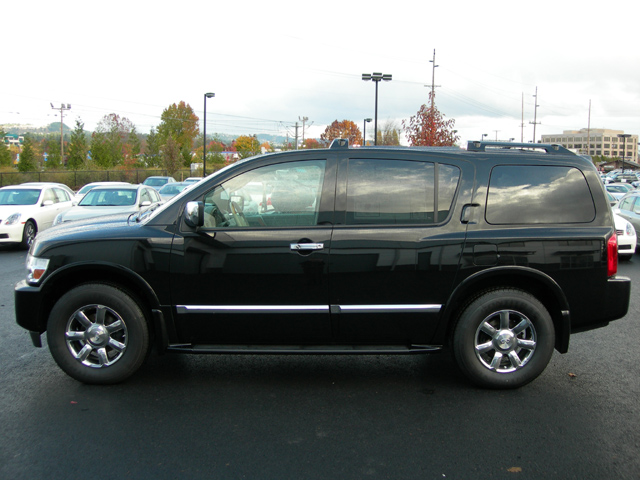2005 Infiniti QX56 Pictures