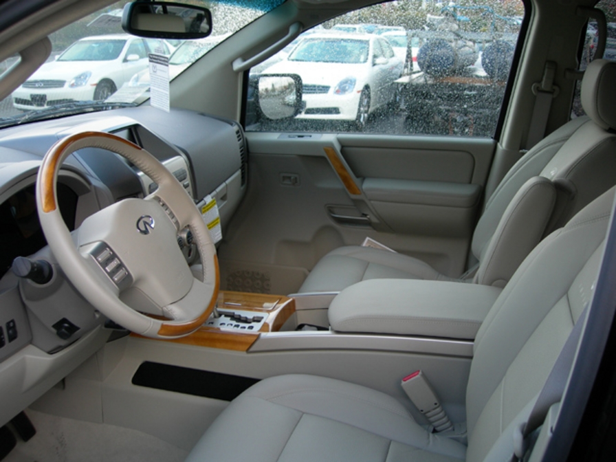 2005 Infiniti QX56 Photos