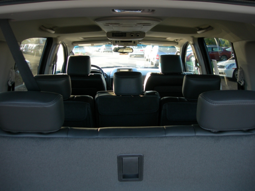 2005 Infiniti QX56 Pictures