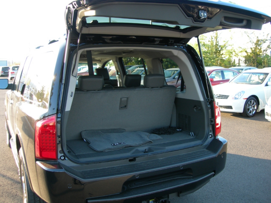 2005 Infiniti QX56 Photos