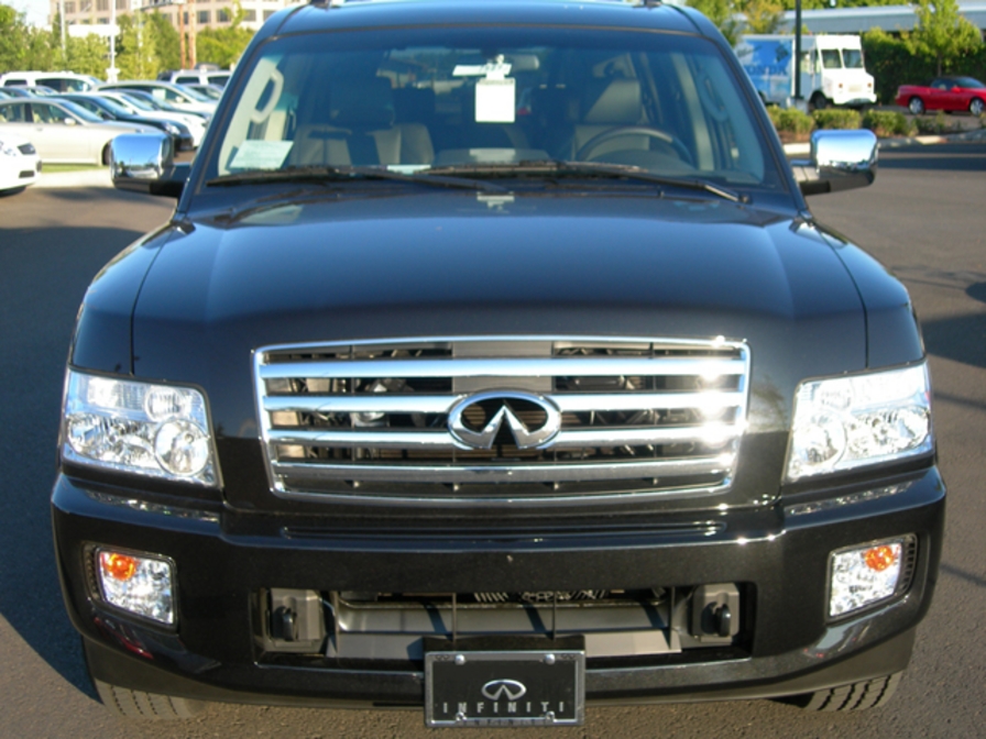 2005 Infiniti QX56 Pictures