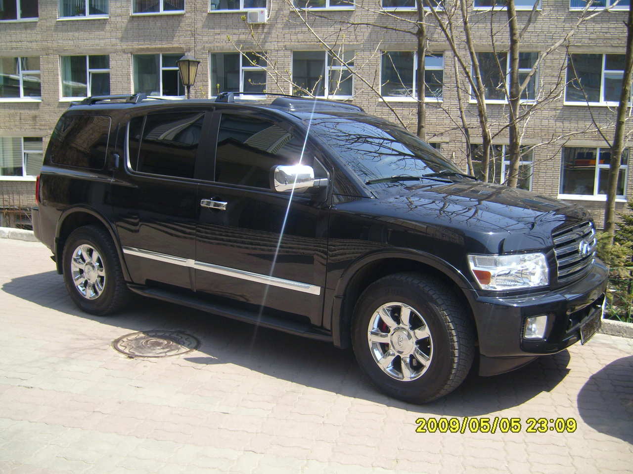 2005 Infiniti QX56