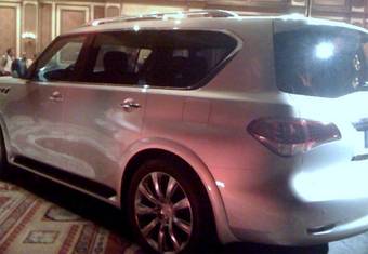 2010 Infiniti QX56 Photos