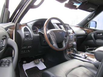 2010 Infiniti QX56 Pictures
