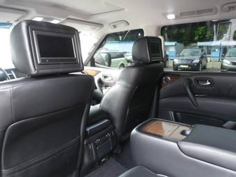 2010 Infiniti QX56 Images