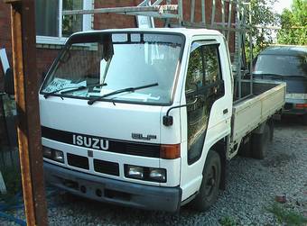 1990 Isuzu Aska