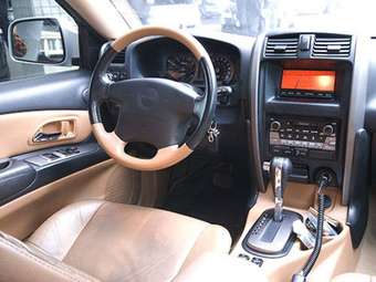 2002 Isuzu Axiom Pictures