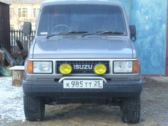 1989 Isuzu Bighorn Pictures