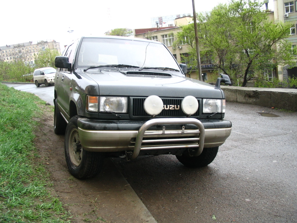 1992 Isuzu Bighorn Photos