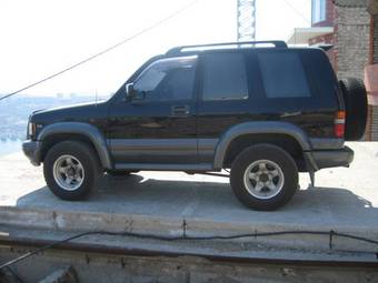 1993 Isuzu Bighorn Pics