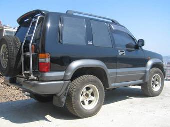 1993 Isuzu Bighorn Photos