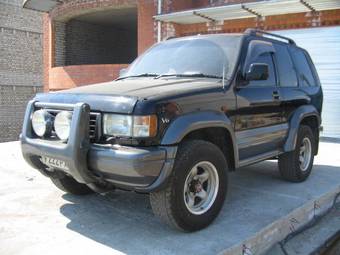 1993 Isuzu Bighorn Images