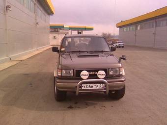 1993 Isuzu Bighorn Photos