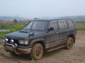 1993 Isuzu Bighorn Photos