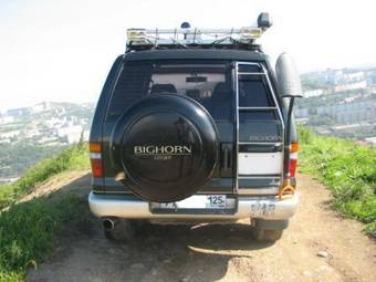 1993 Isuzu Bighorn Photos