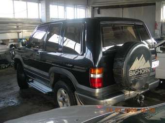 1994 Isuzu Bighorn Pics