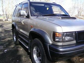 1995 Isuzu Bighorn Pics