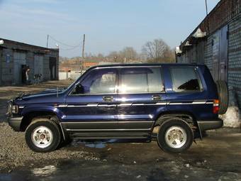 1995 Isuzu Bighorn Pics
