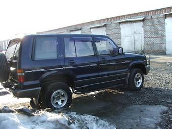1995 Isuzu Bighorn Pictures
