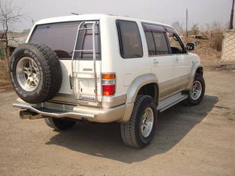 1995 Isuzu Bighorn Photos