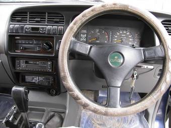 1995 Isuzu Bighorn Photos