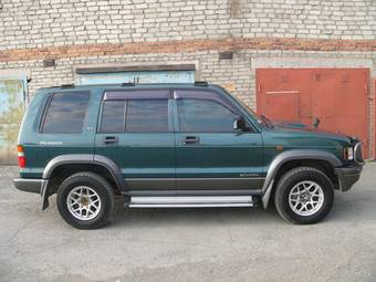 1995 Isuzu Bighorn Photos