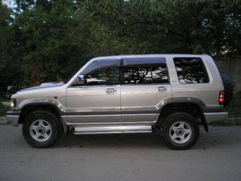 1996 Isuzu Bighorn Photos