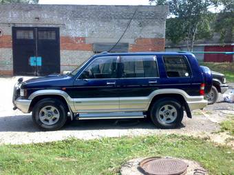 1996 Isuzu Bighorn Photos