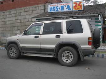 1996 Isuzu Bighorn Photos