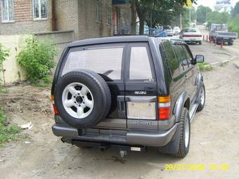 1997 Isuzu Bighorn Photos