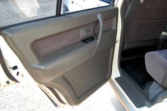 1997 Isuzu Bighorn Pics