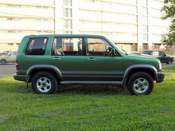 1998 Isuzu Bighorn Photos