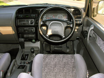 1998 Isuzu Bighorn Photos