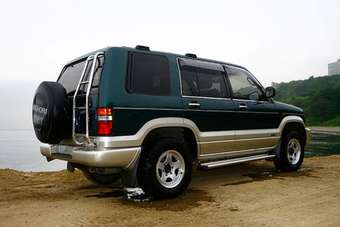 1998 Isuzu Bighorn Pics
