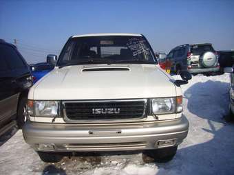 1998 Isuzu Bighorn Photos