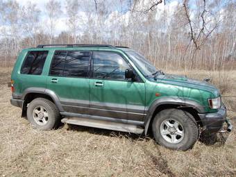 1998 Isuzu Bighorn Photos