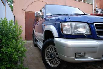 1998 Isuzu Bighorn Pics