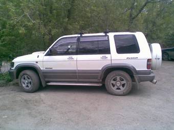 1998 Isuzu Bighorn Photos