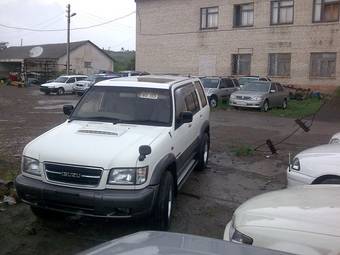 1998 Isuzu Bighorn Photos