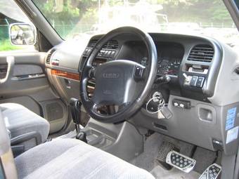 1998 Isuzu Bighorn Photos